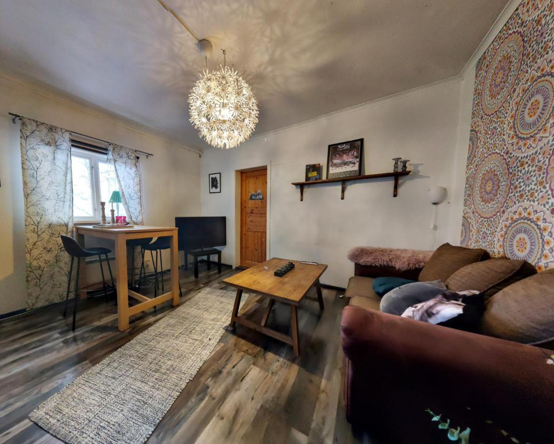 كيرونا Husky Lodge Hostel المظهر الخارجي الصورة