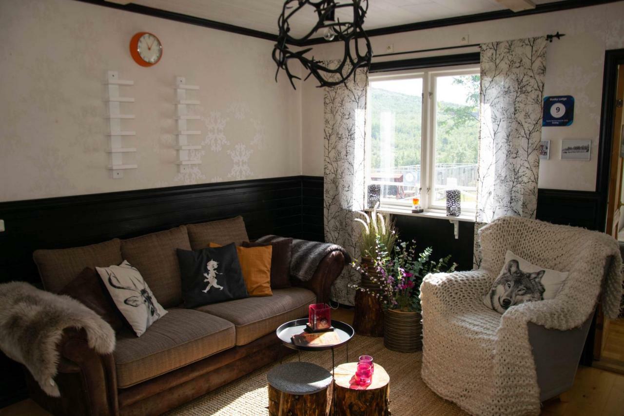 كيرونا Husky Lodge Hostel المظهر الخارجي الصورة